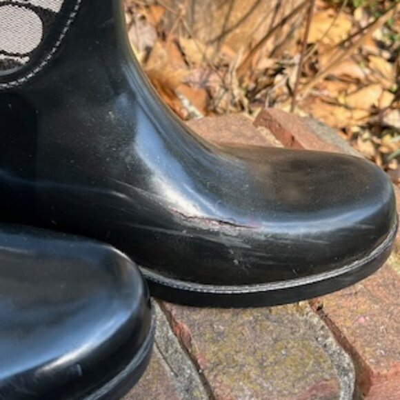 Tristee rain boots size 8 (damage on L) AMPUTEE or REPLACEMENT(R) - Picture 4 of 4